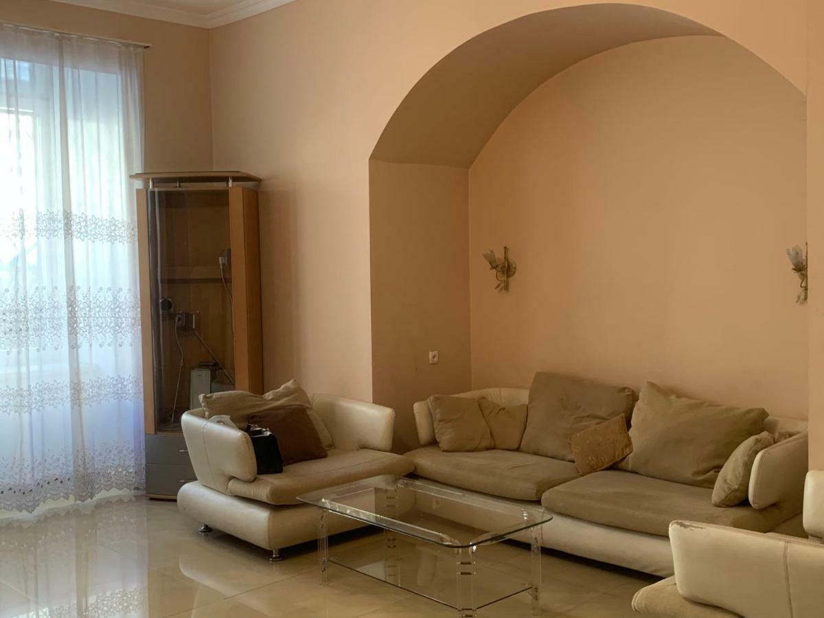 House Apartment Тбилиси Екстериор снимка